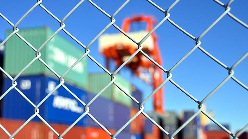 Tinc un projecte encallat en un país en conflicte. Què puc fer per desbloquejar-lo? Des d’ACCIÓ seguim tota l’actualitat geopolítica i analitzem les millors opcions per seguir-hi treballant o per ajudar-te a diversificar els països de destí o els distribuïdors.